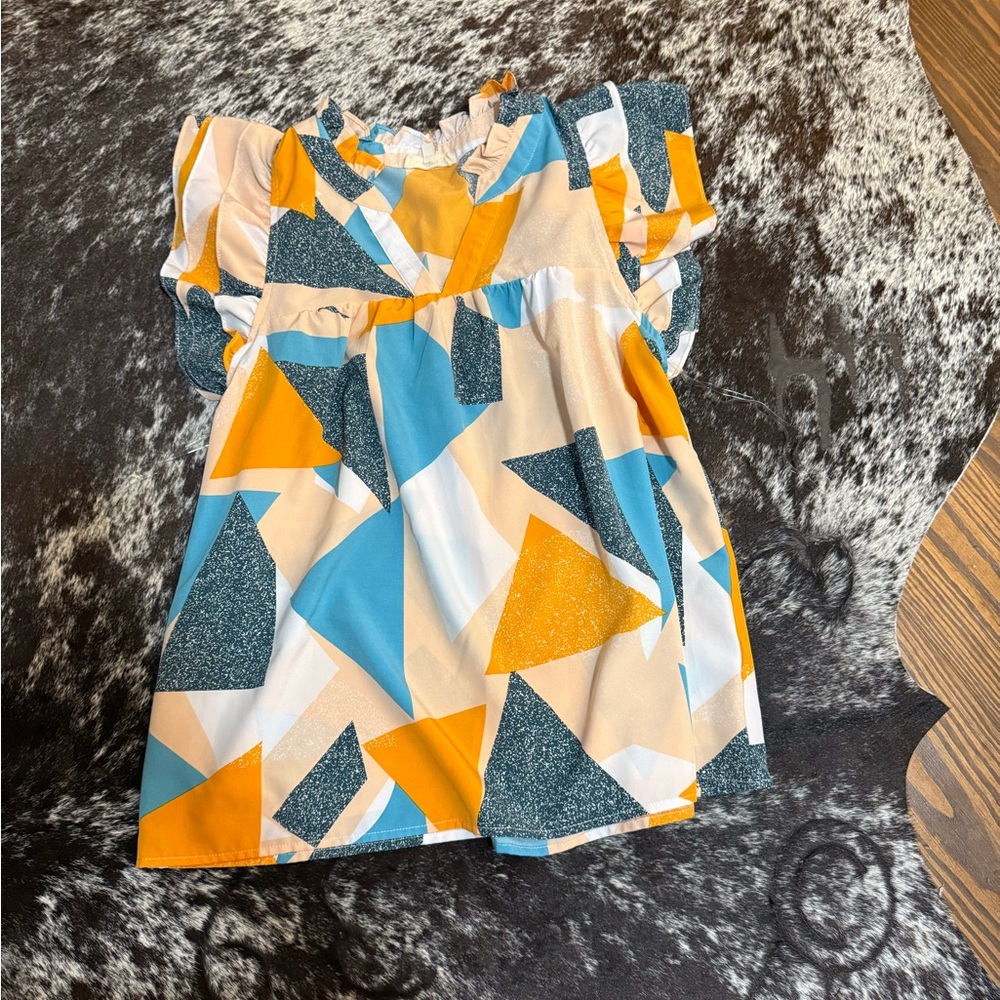 Entro Colorful Geometric Ruffle Sleeve - Picture 3 of 3